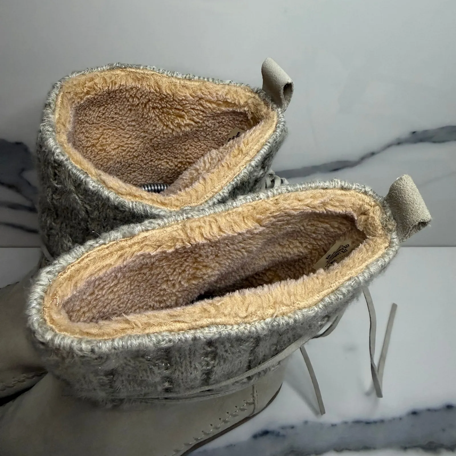 Toms Women's Cream Suede Tie Cable Knit Water Nepal Boots Sz 8 Moccasin Faux Fur - Image 4