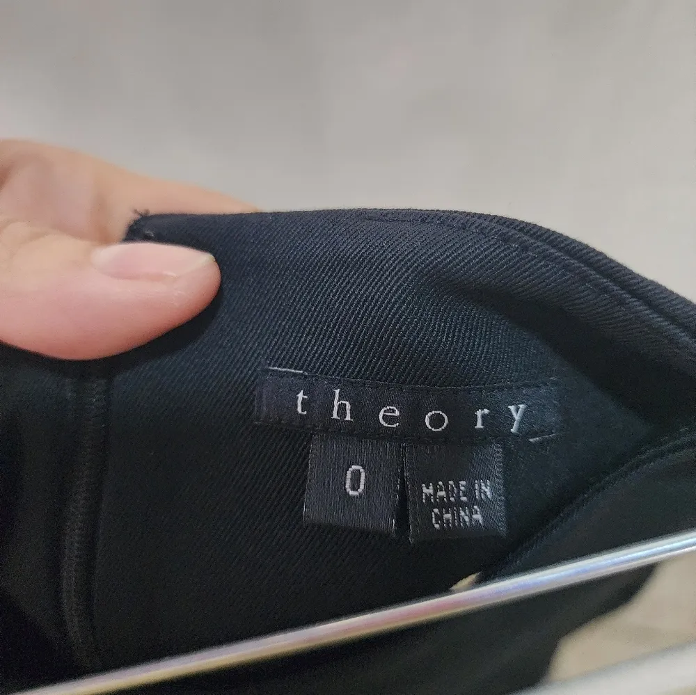 Theory black pencil skirt size 0 - Image 4