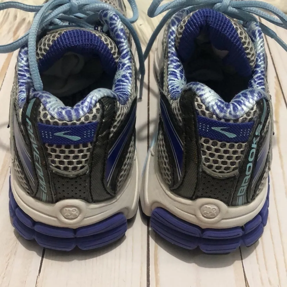 Brooks Ravenna 3 running shoes size 7.5 - Image 6
