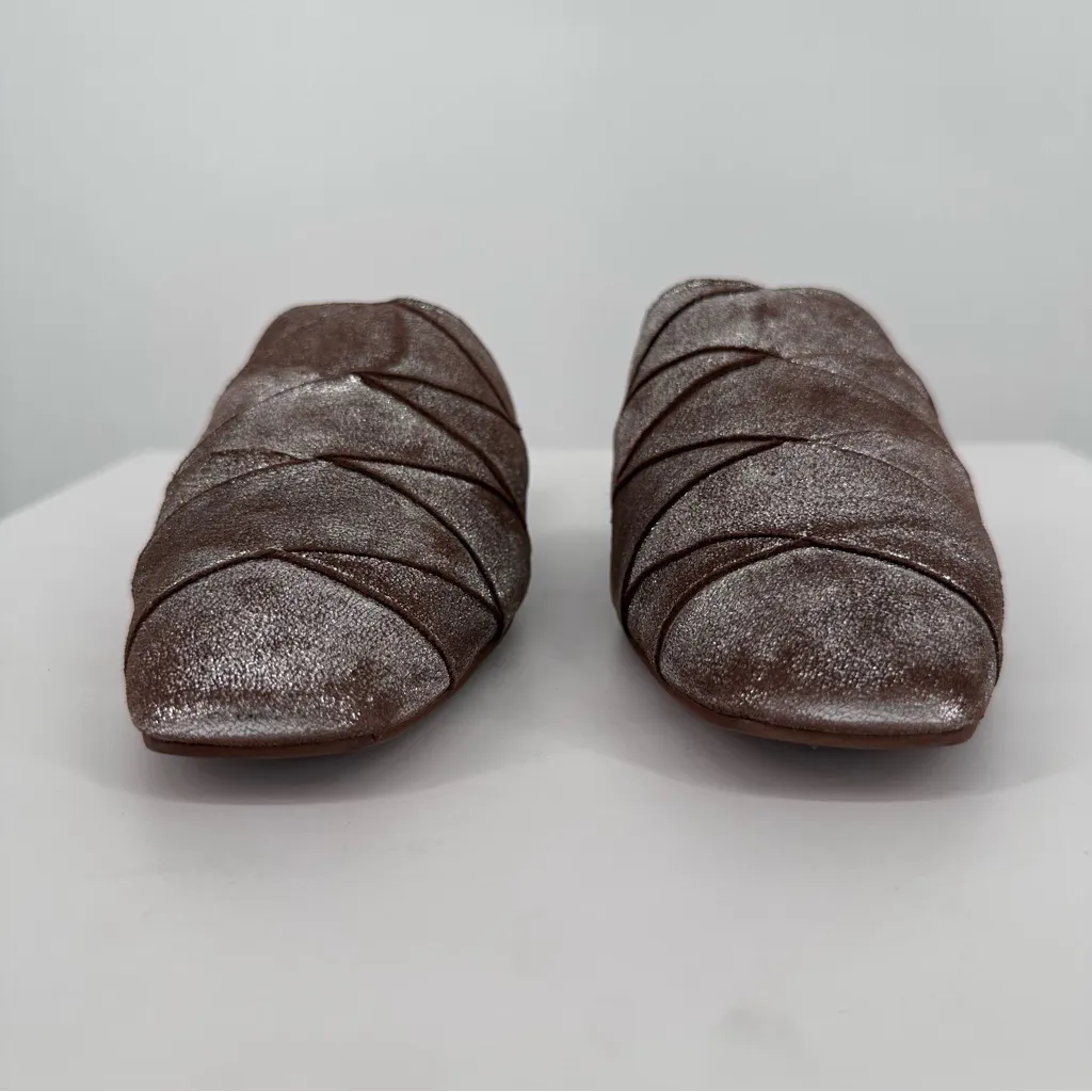 Seychelles To Die For Metallic Pewter Leather Mules size 6 New in Box Flats - Image 4