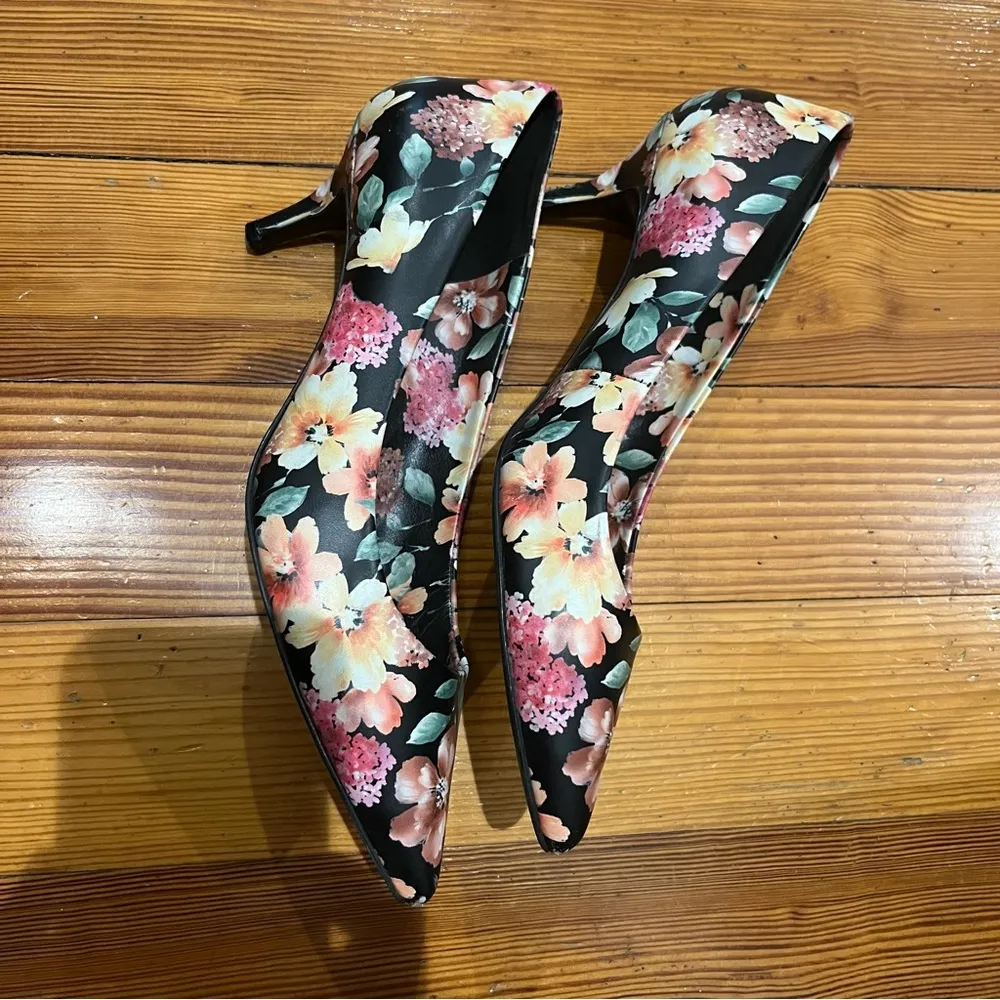 Nine West Heels Jackpot Floral Faux Leather Dress Pumps Sz 8.5 GUC Flowers - Image 7