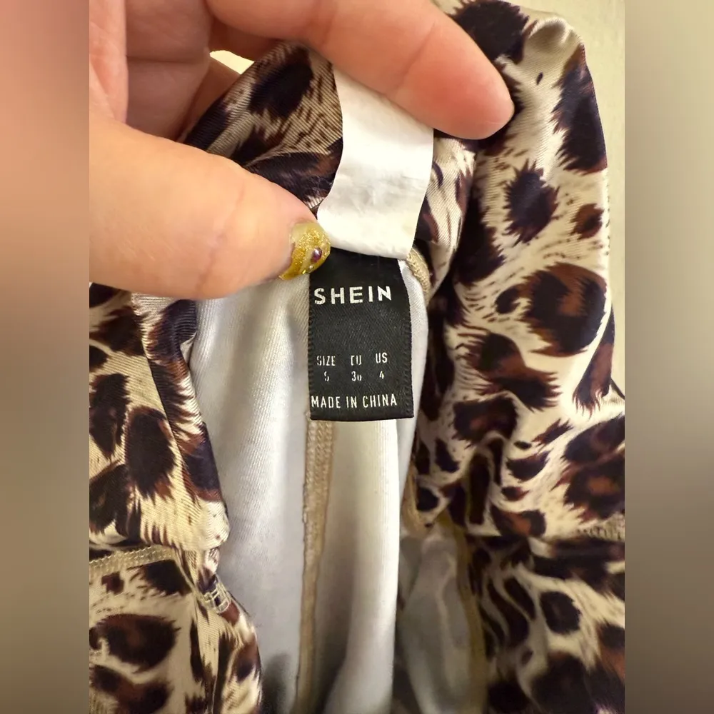 Leopard Print Crop Top and Skirt Set - Image 3