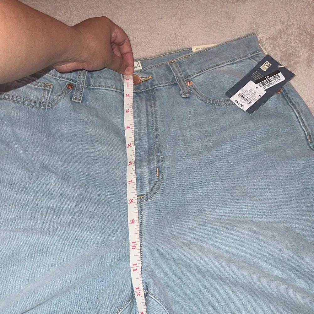 Universal Thread Women's Mid-Rise Boyfriend Jeans Light Wash4 NWT - Image 5