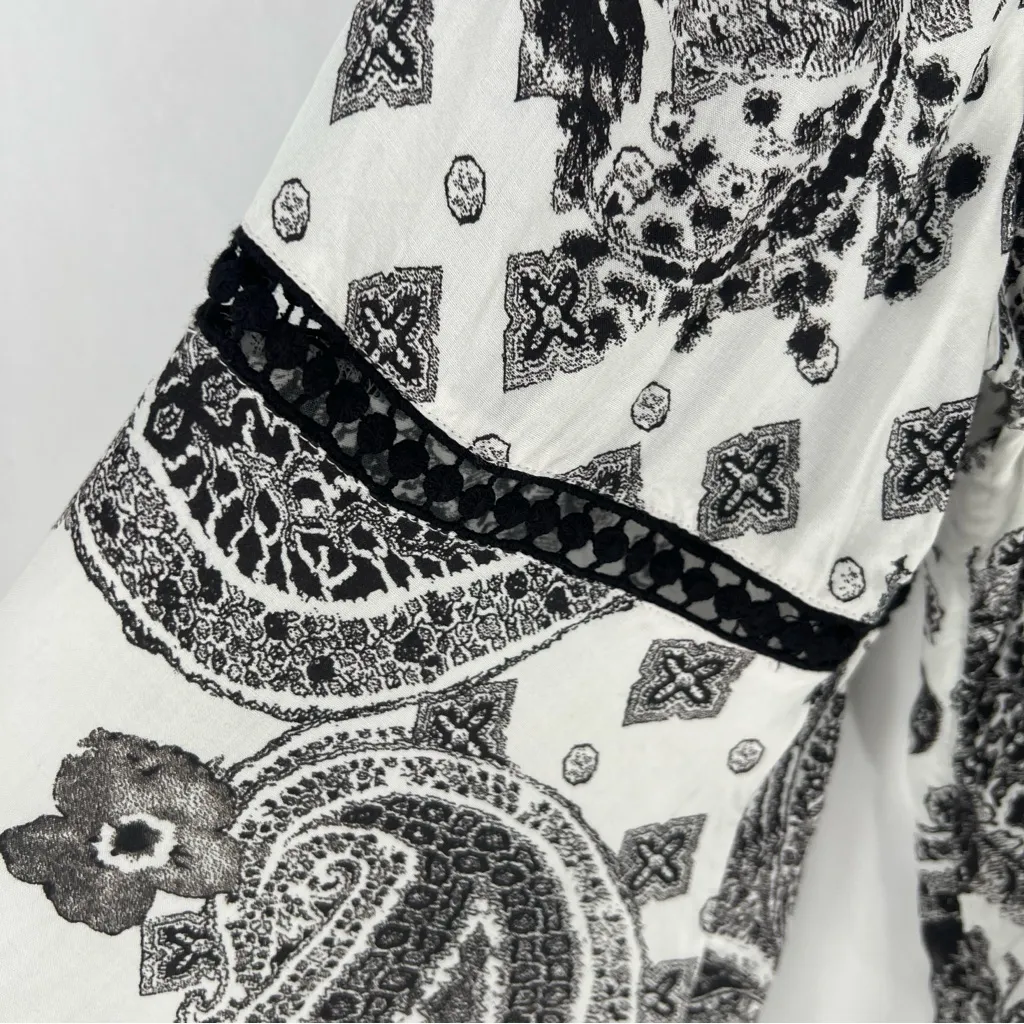 Tantrums Black & White‎ Paisley Print Crochet Lace Trim Flare Sleeve Top Size L Size L - Image 5