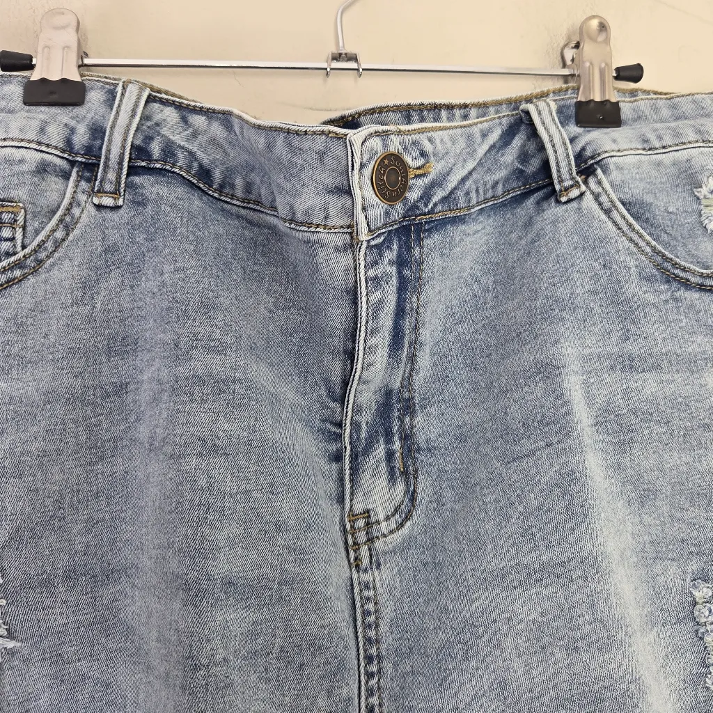 Southern Stitch Distressed Jean Shorts NWT - Image 3