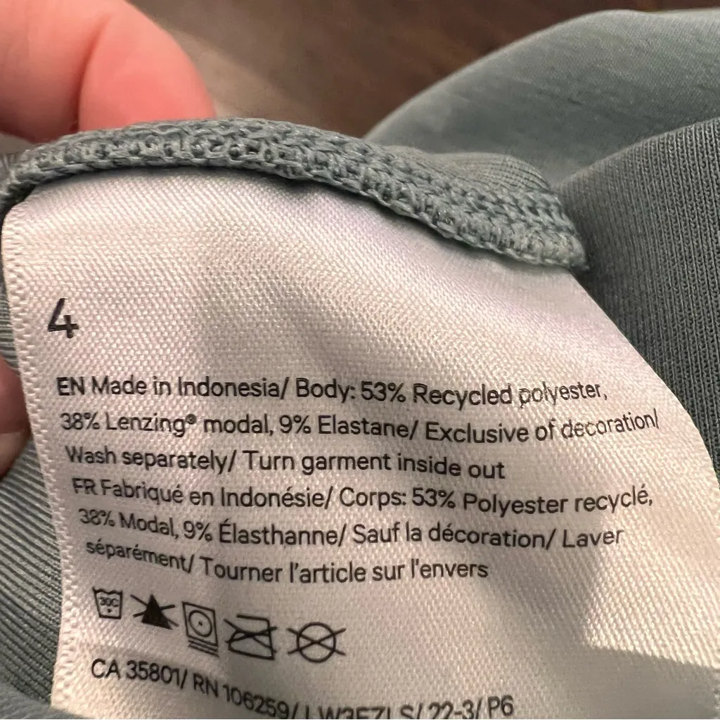 Lululemon Softstream Perfectly Cropped Sage Green Sweatshirt Size 4 - Image 3