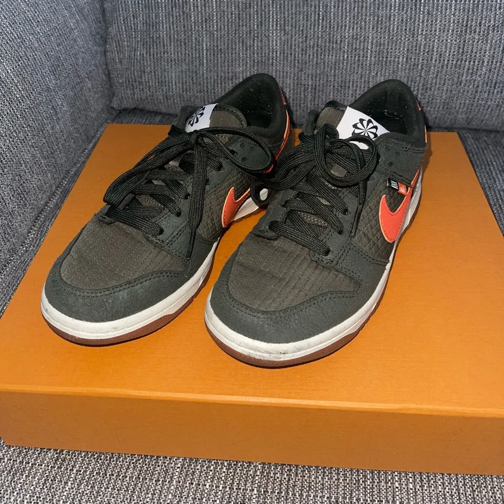 Nike Retro Low Dunks - Green and Orange - Image 4