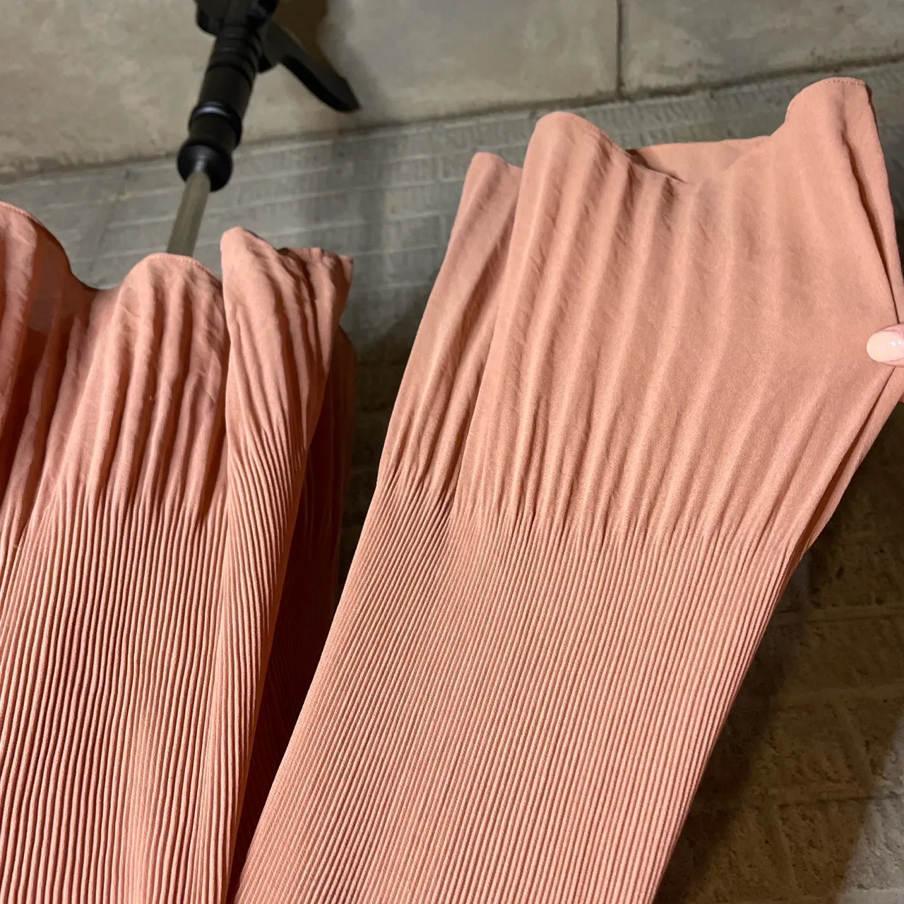 Lassiter Pleated Fabric Ruffled‎ Collar Flowy Long Sleeve Blouse Size Medium - Image 2