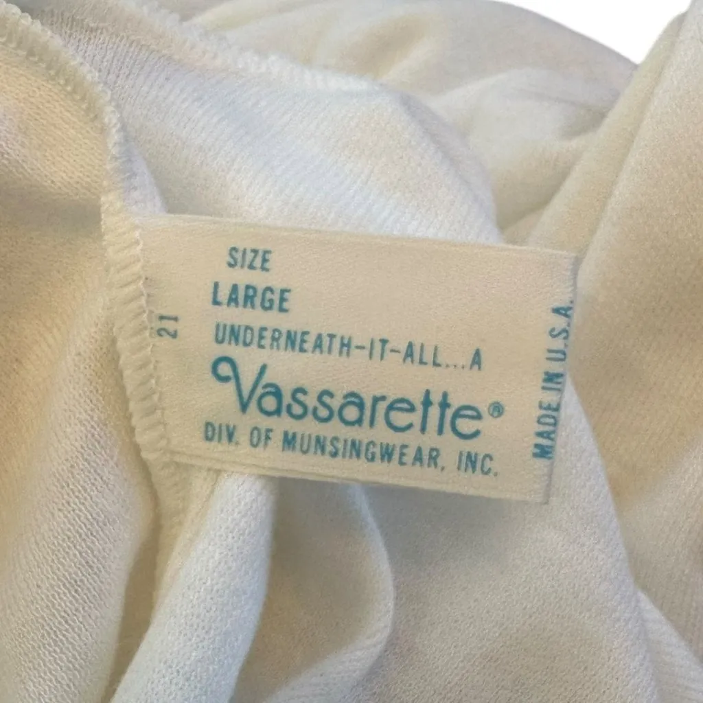 Vassarette NOS Vintage  Juniors White Penguin Roller Skate Nightgown – Size Large - Image 6