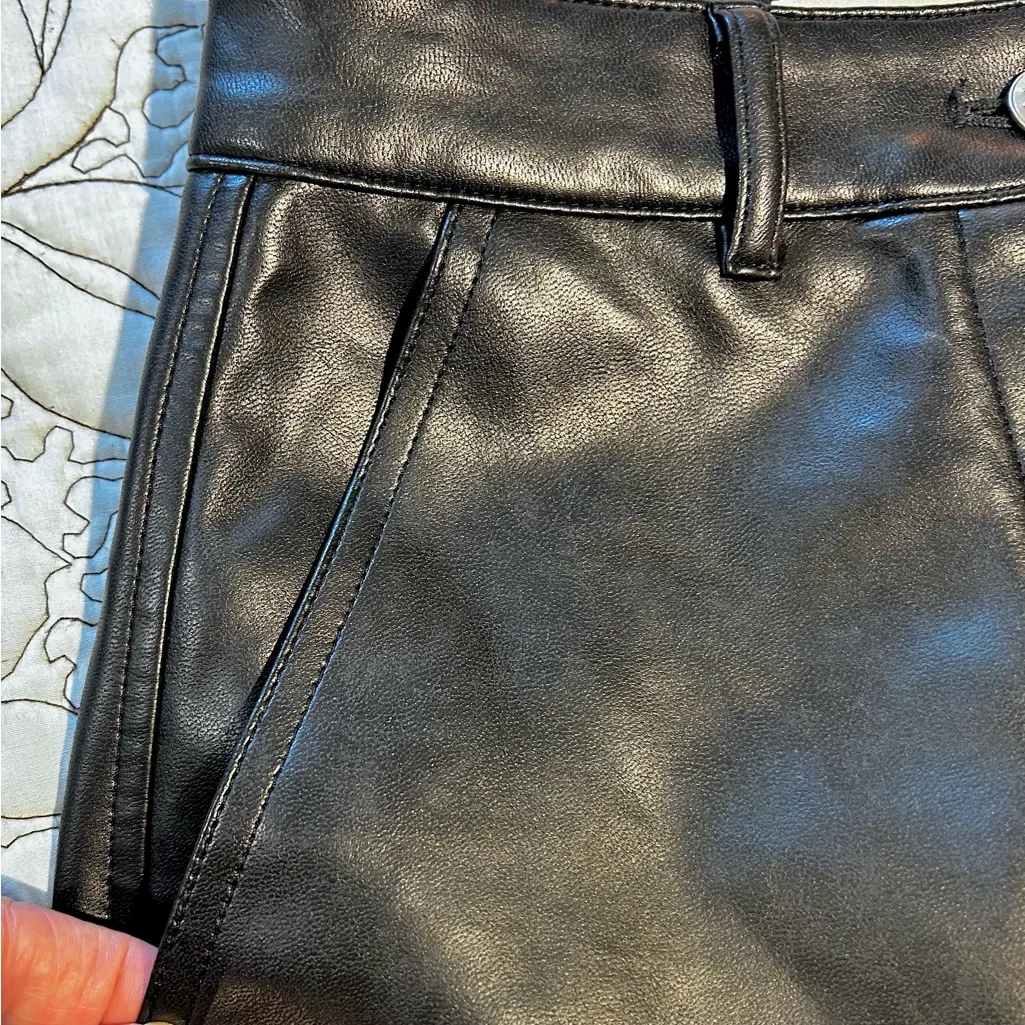 Aritzia WILFRED Black Modern Cargo Vegan Leather Adjustable Ankle Pants Sz 00 - Image 7