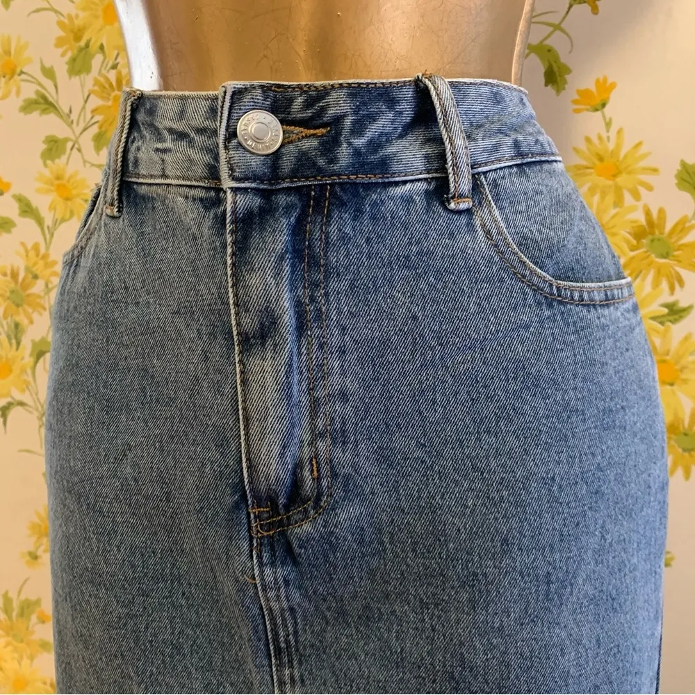 Acid wash Slit front denim midis skirt size M - Image 4