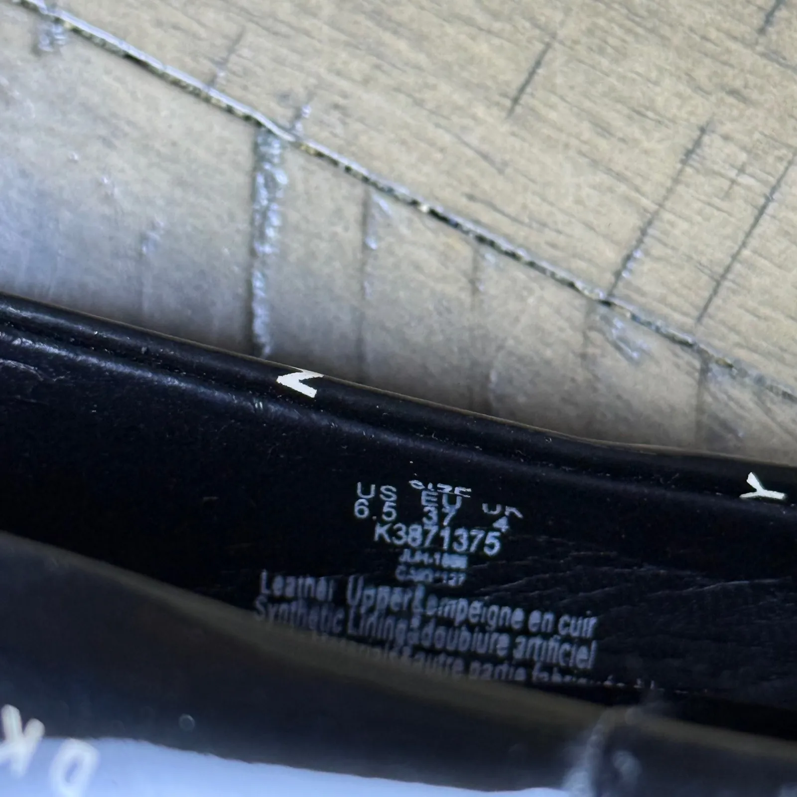 DKNY REEMA Black Patent Leather All Over Logo Stiletto Heels Pumps Women Sz 6.5 - Image 9