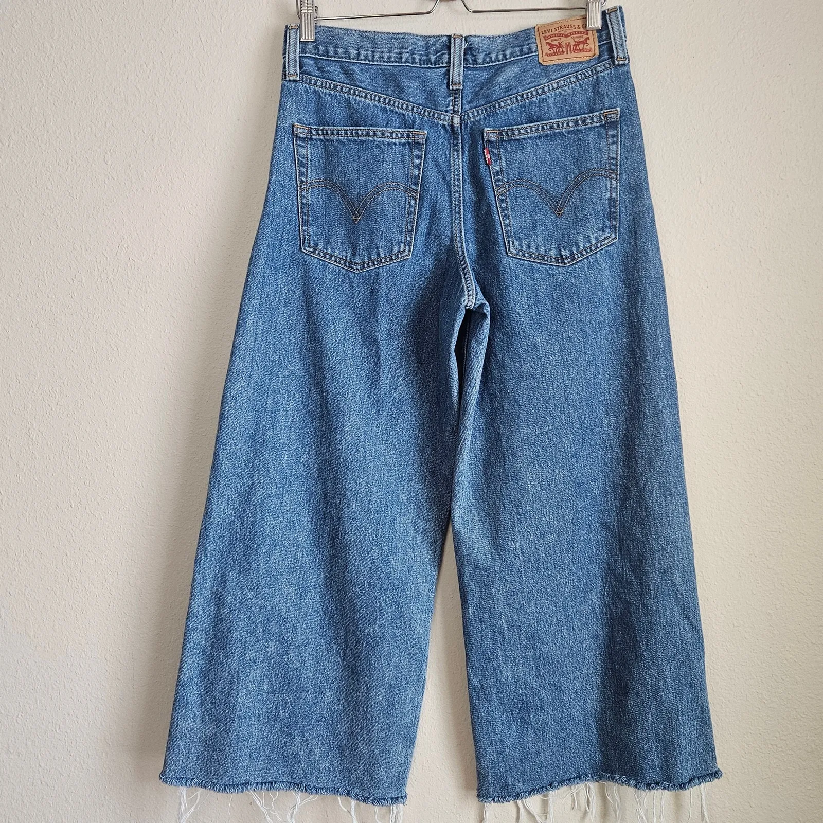 Levi's Blue '94 Baggy Wide Leg Jeans Raw Distressed Hem‎ Size 29 Cropped - Image 11