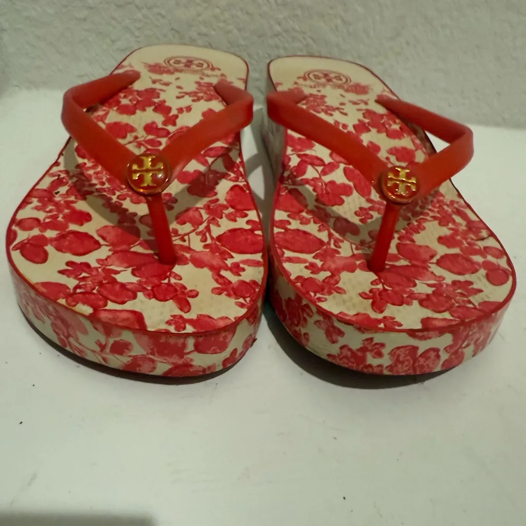 TORY BURCH Thandie Wedge Flip Flops Red Pepper / Issey Fade Floral Sandals 10 - Image 5