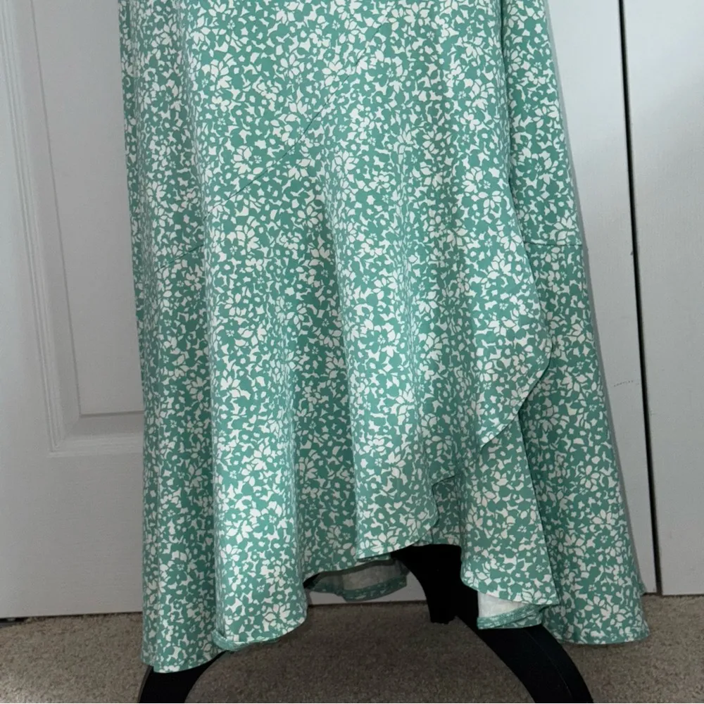 Lands' End‎ Women’s Green Floral Midi wrap Dress Cool short sleeves Boho L/P - Image 4