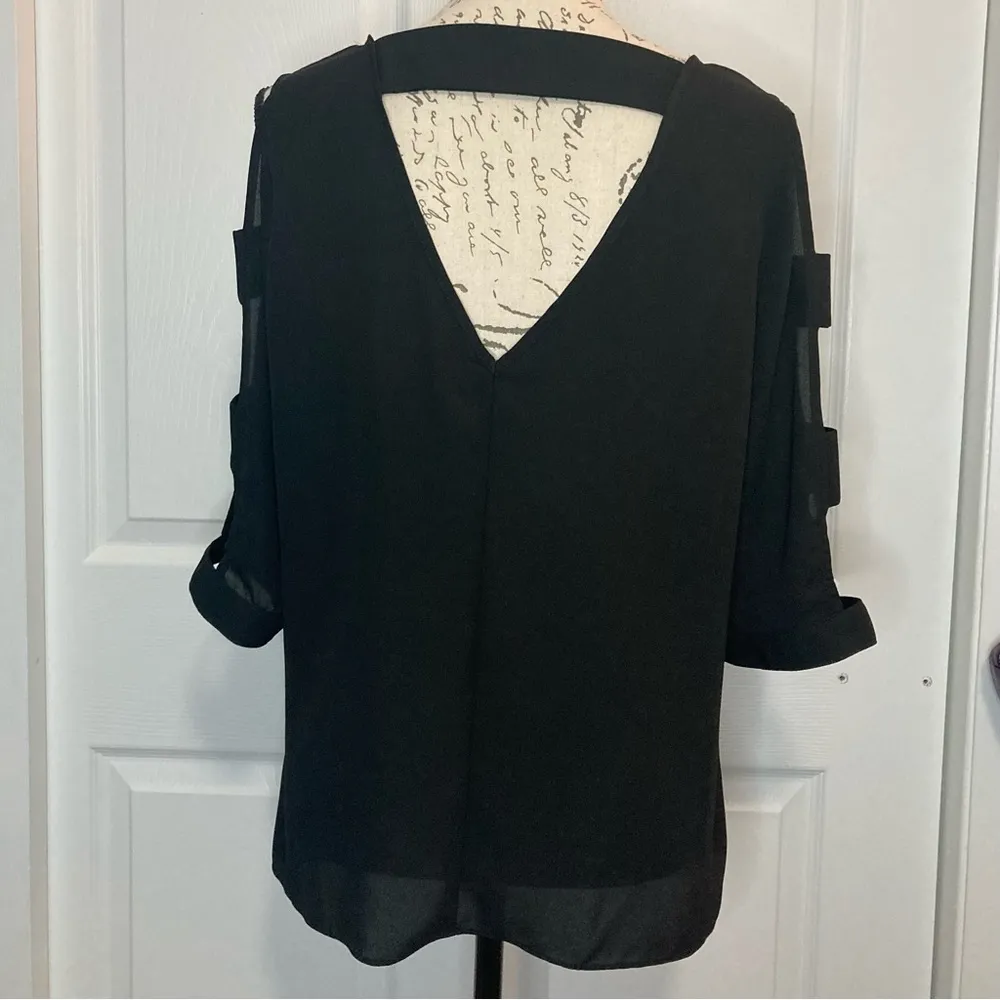 IZ Byer Cutout Sleeve Top - Image 5