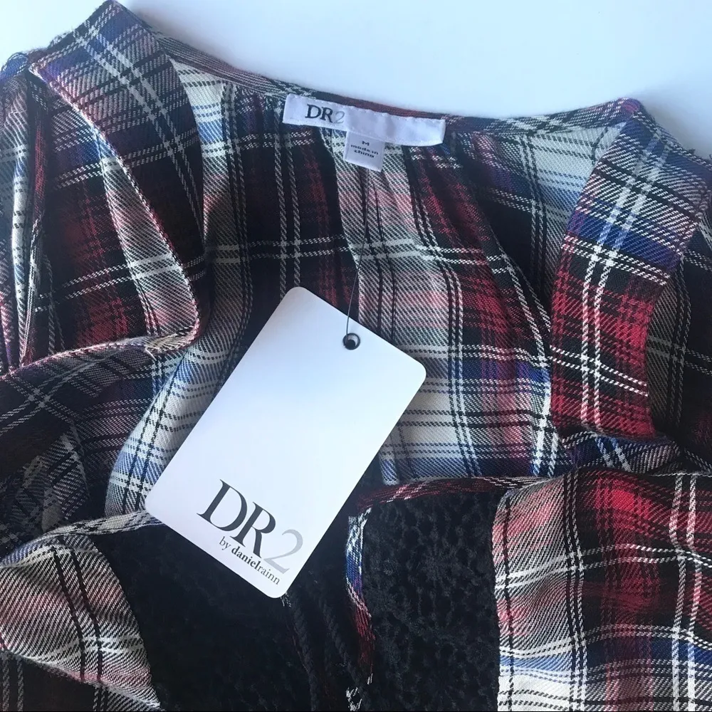 DR2 By Daniel Rainn Cold Shoulder Plaid Top Size M - Image 7