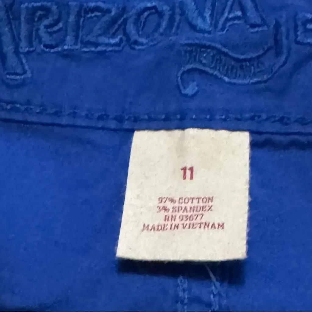 Arizona  Jeans Co  Women's Cobalt Blue Shorts Sz 11 - Image 4