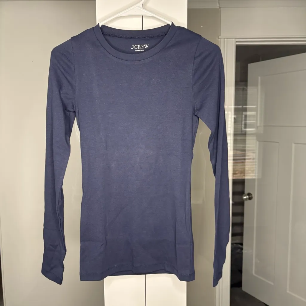 NWT J. Crew Perfect-fit Long-sleeve Crewneck T-shirt Navy Blue - Image 2