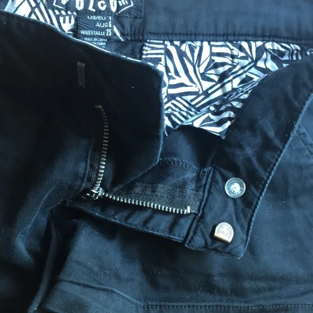 VOLCOM assymetrical black mini shorts - Image 7