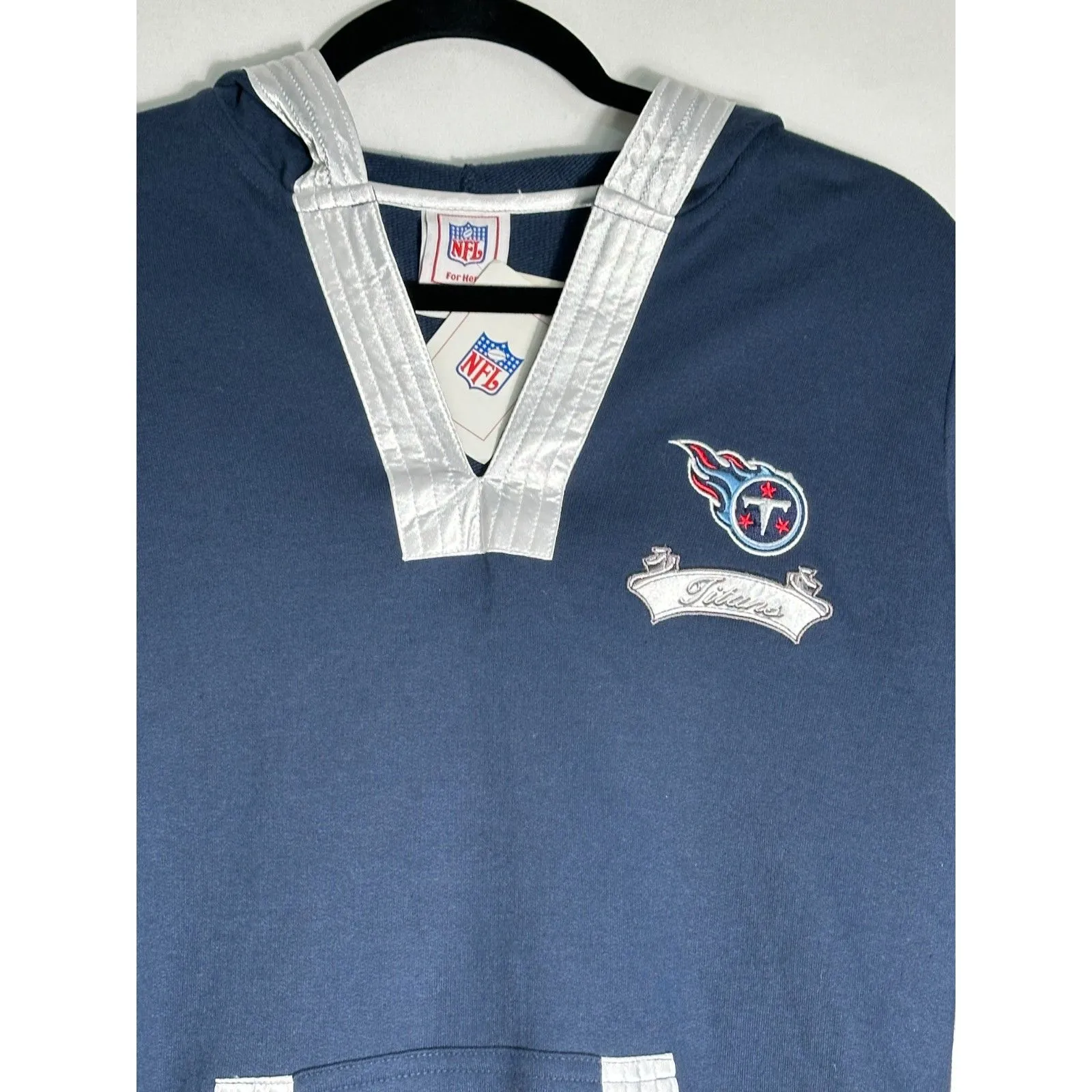 NFL For Her Titans Blue Silver V Neck Sweatshirt Size Medium NWT - Image 3