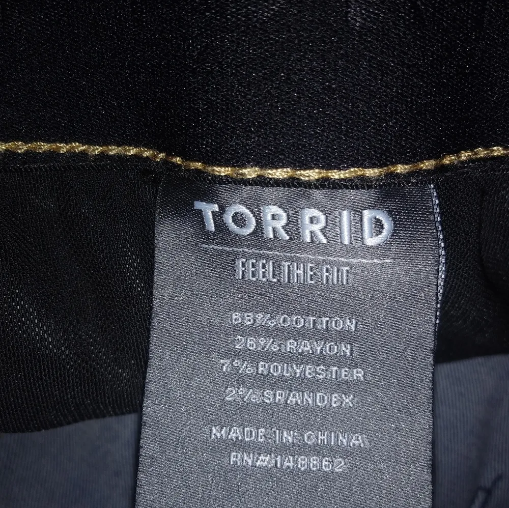 Torrid Bombshell Skinny 26T Distressed Jeans Shorys Plus - Image 3