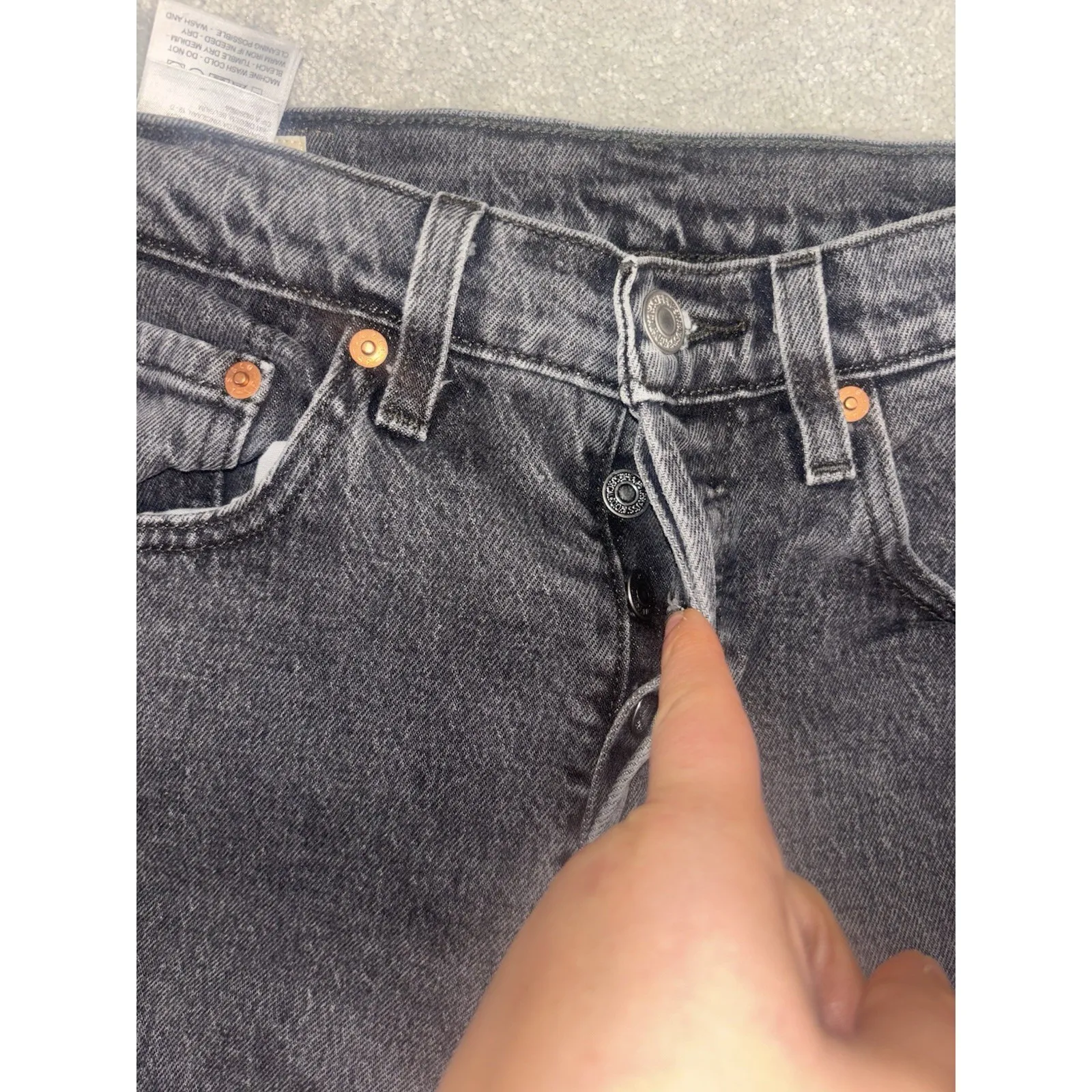 womens levis premium Denim black Gown At washed 501 jeans Size 26x26 Button Fly - Image 3