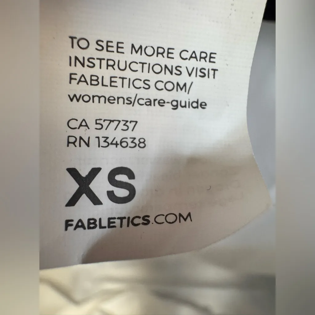 NWT Fabletics Eco-Conscious Twist Front Workout Top- XS - Image 8