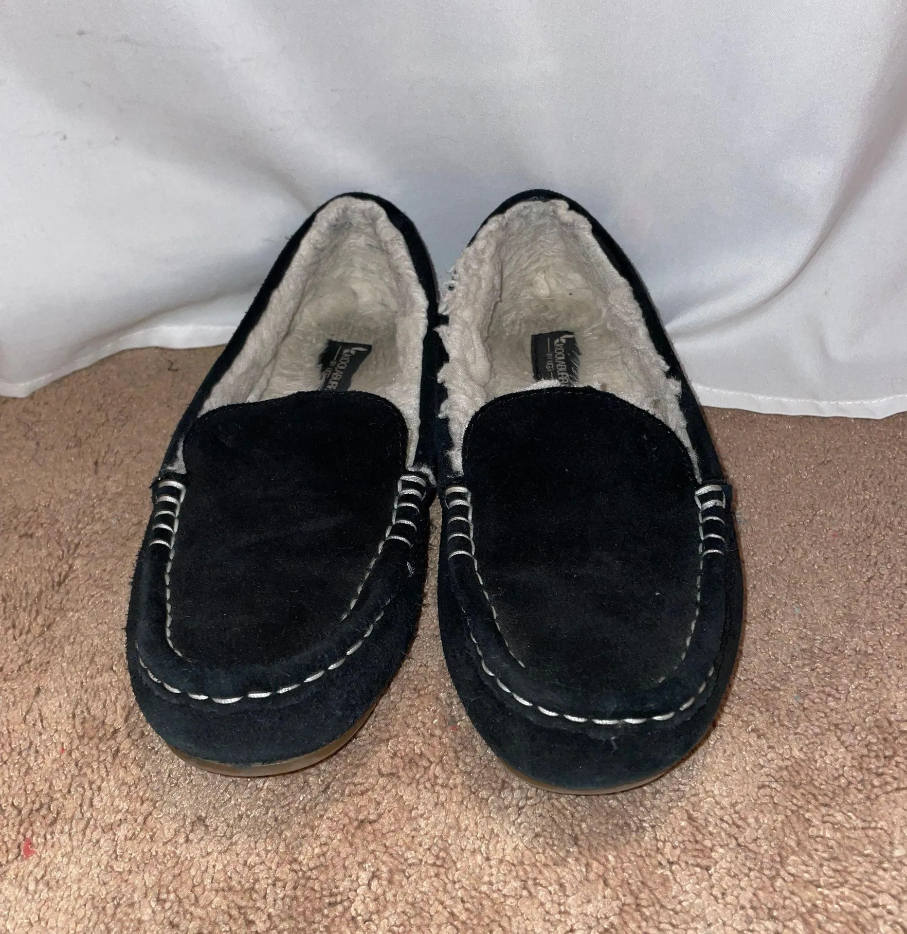 UGG  Black Slippers - Image 2
