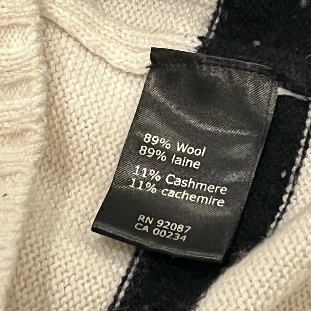 Saks Fifth Avenue cashmere wool Black and Cream V-Neck knit Sweater boxy XS - Image 4