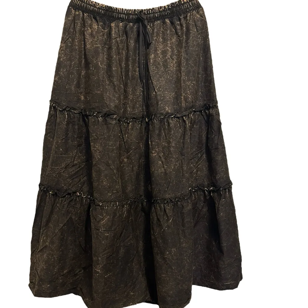 NWOT..Zenana Outfitters Distressed Acid Wash Ruffled Tiered Maxi Skirt - Image 2