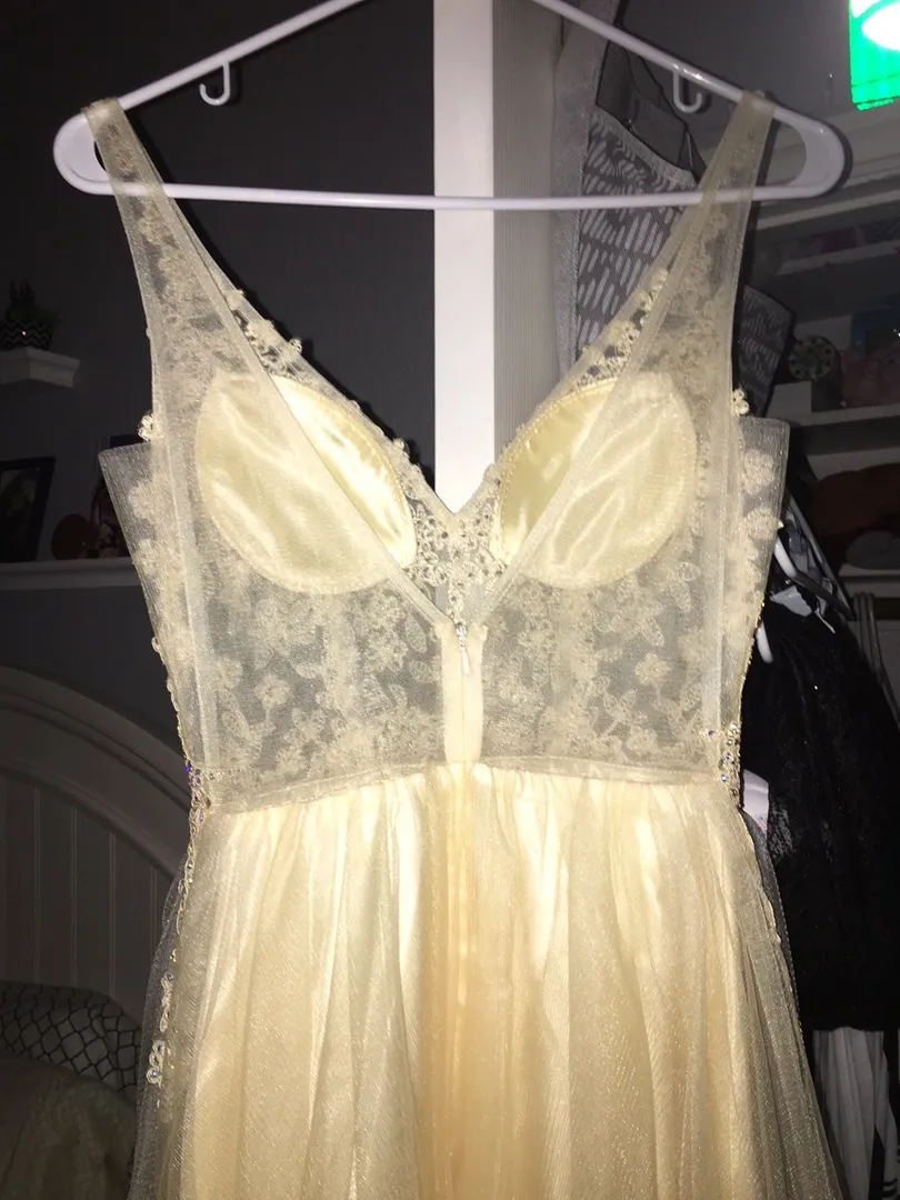 Prom Dress! Yellow Size 0 - Image 2