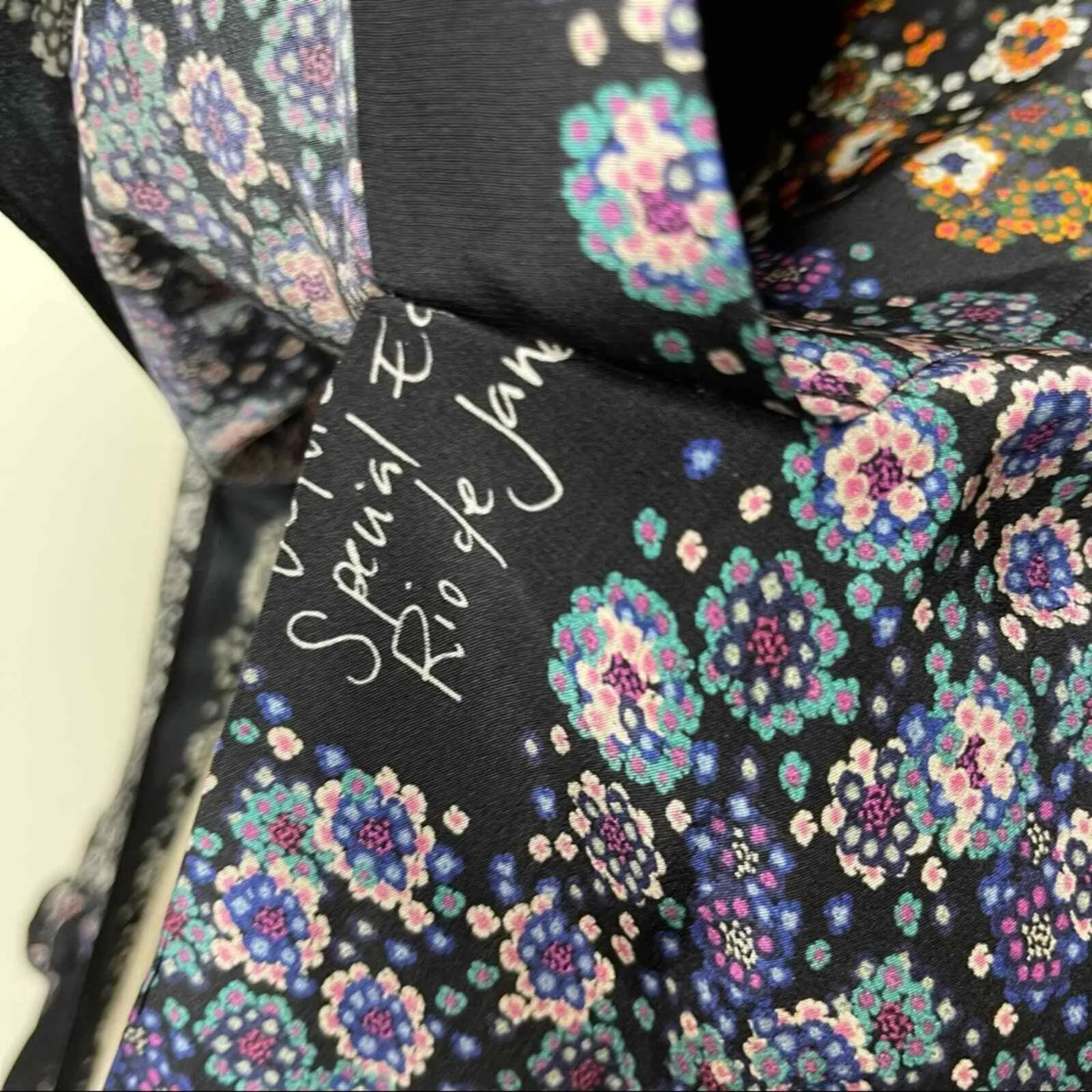 Osklen Rio De Janeiro 100% silk floral color - Image 10