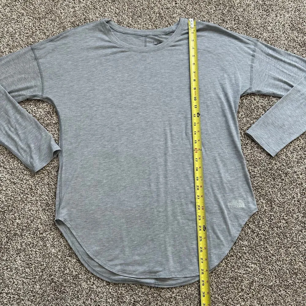 The North Face light blue/gray long sleeve top size M - Image 10