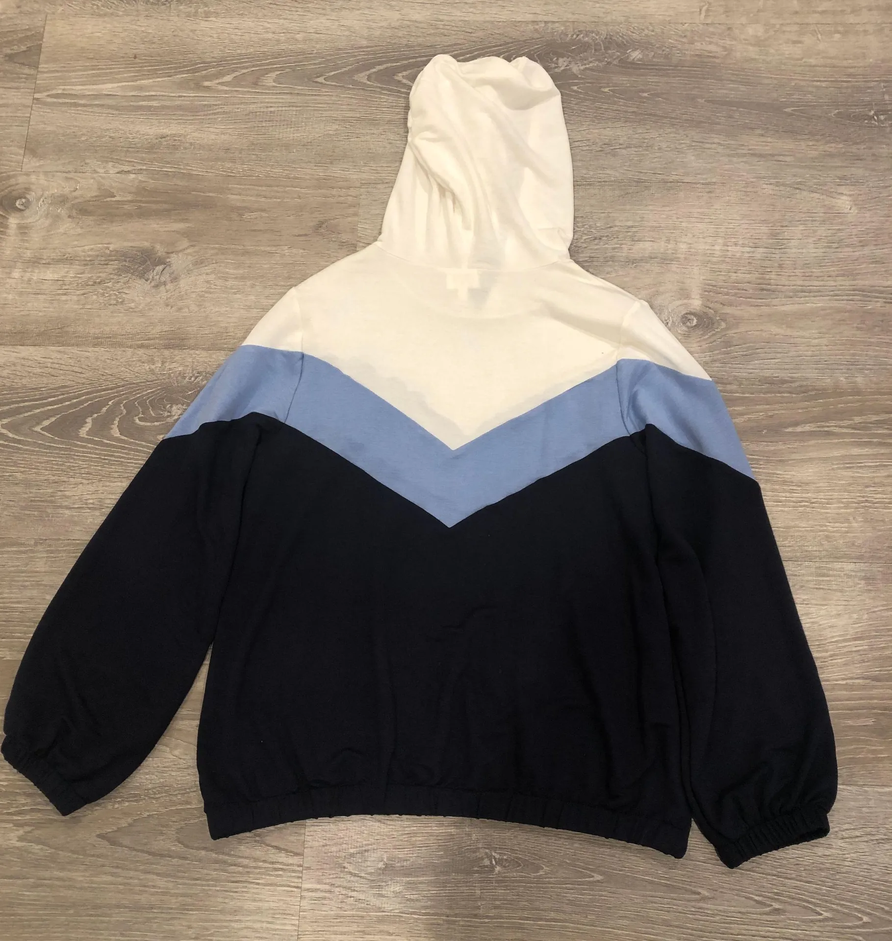 Ava James thin blue and white hoodie - Image 6