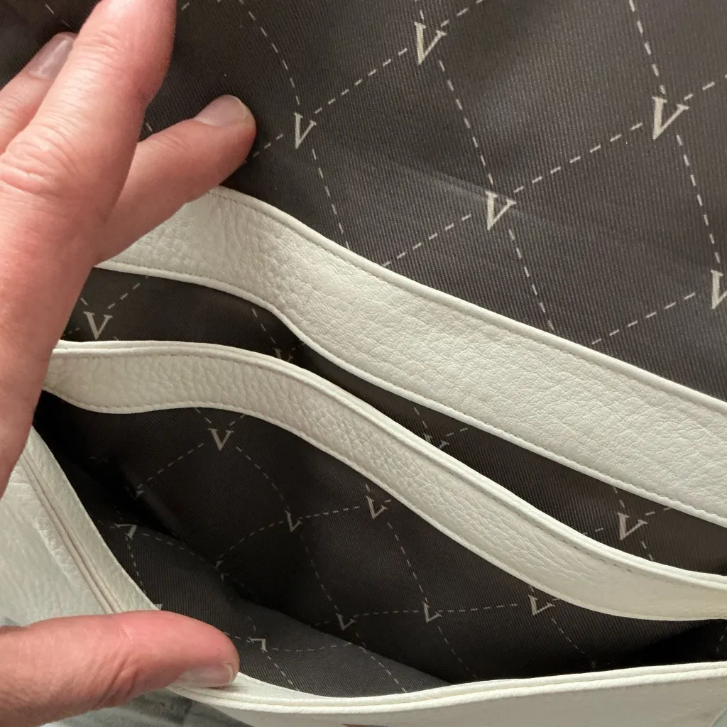 Elegant VINCE CAMUTO JULIA  Handbag🦋🦋 - Image 10