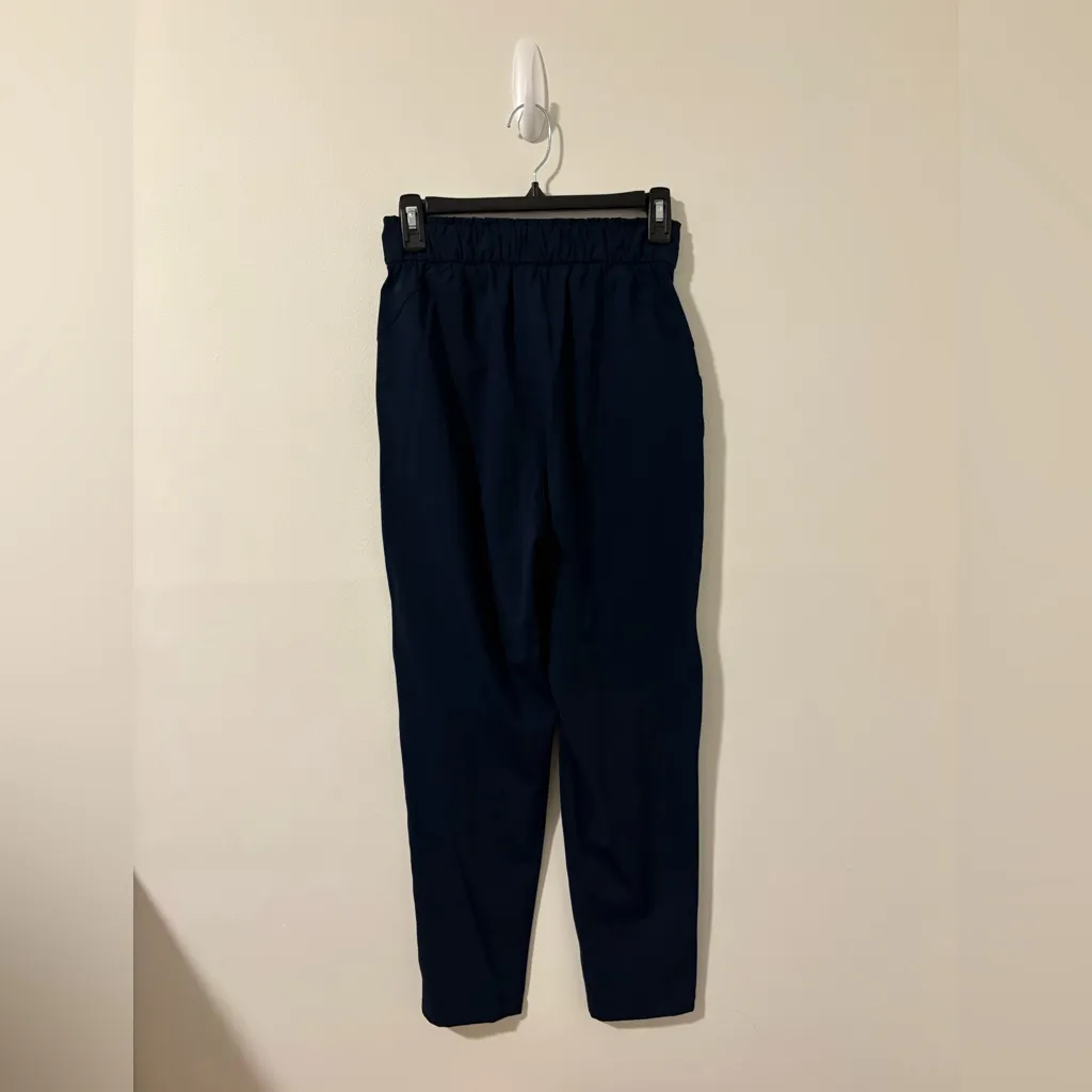 Lululemon Keep Moving Pant Size 4 Navy - Image 5