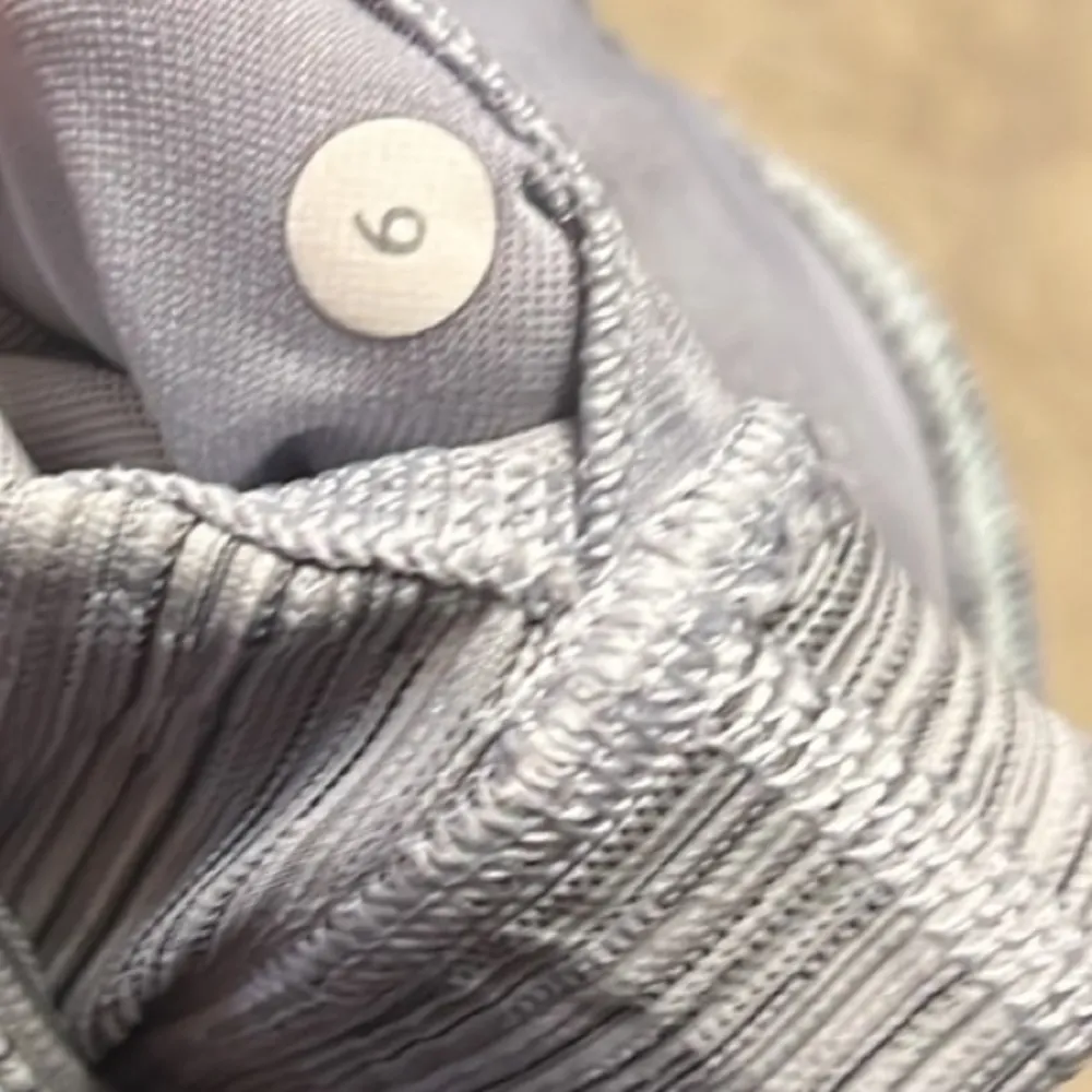 Lululemon Flow Y Bra IV size size 6 - Image 3