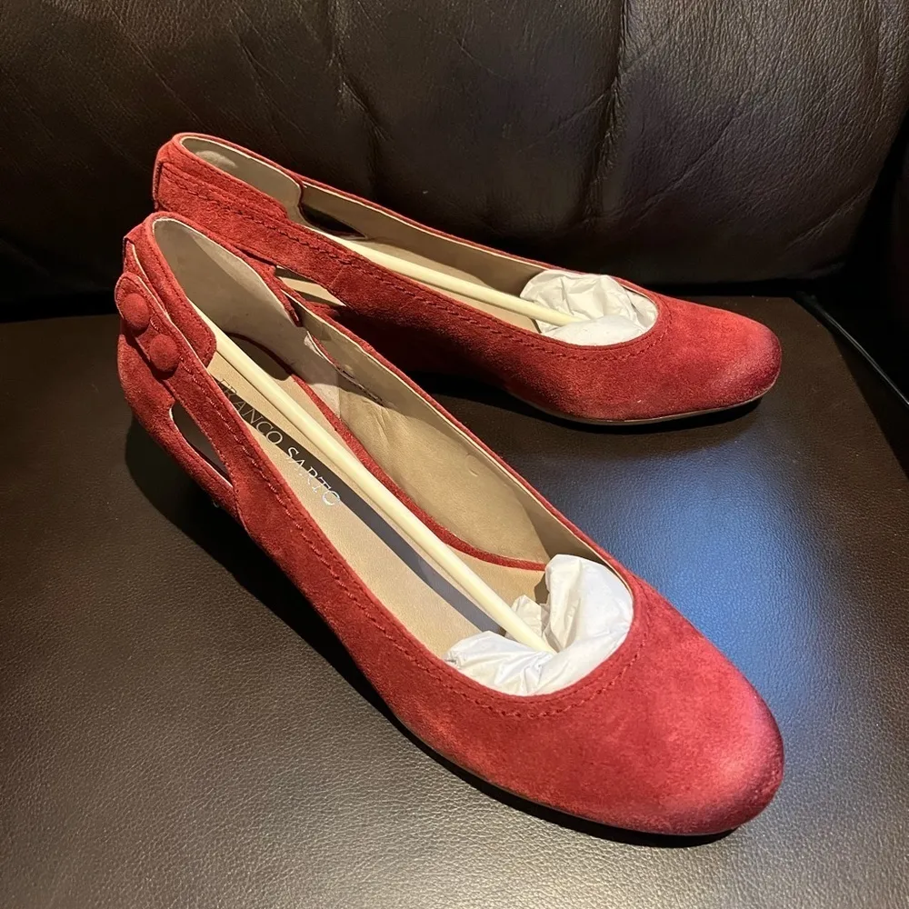 Franco Sarto Chianti Red Suede Low Wedge Button Cut Out Detail Shoes Size 10 Med - Image 11
