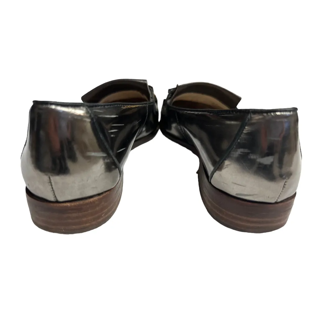 Louise et Cie Anthropologie Womens Patent Leather Kiltie Loafers Silver Size 6.5 - Image 4