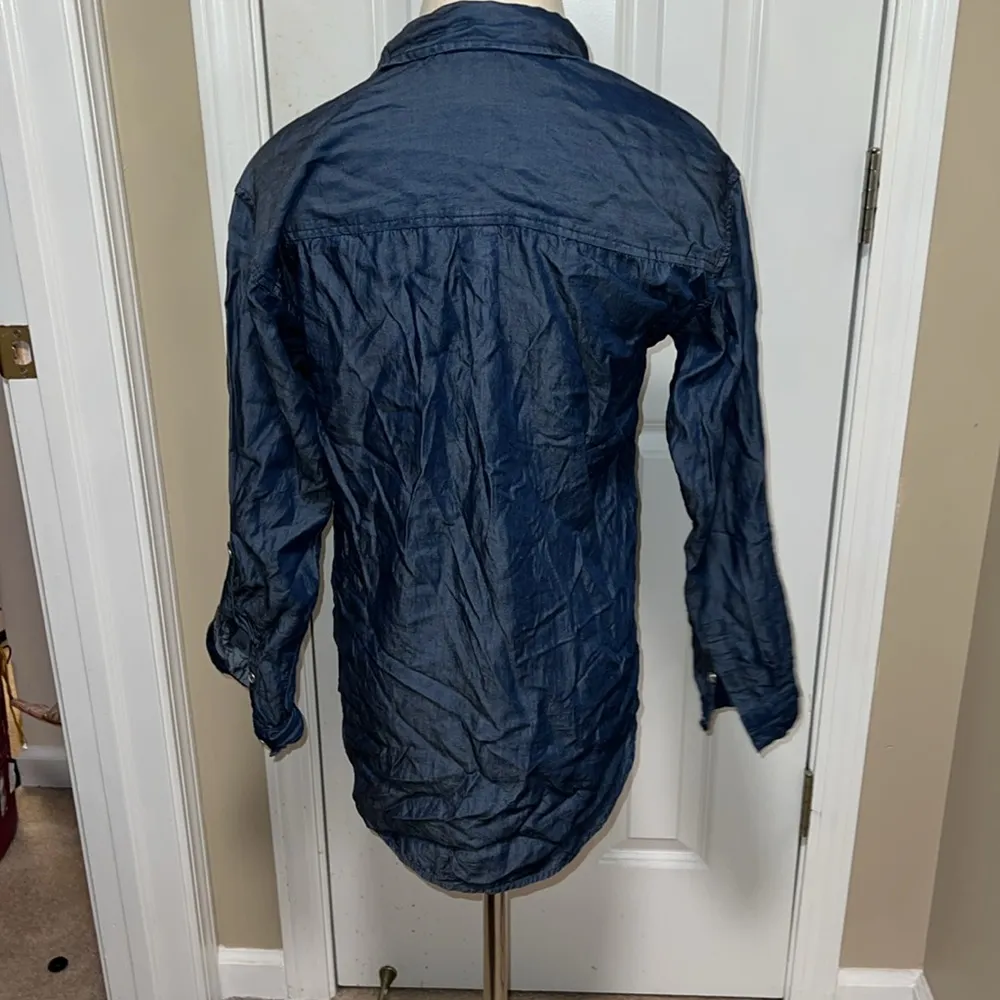 Forever 21 denim Button Blouse - Image 4