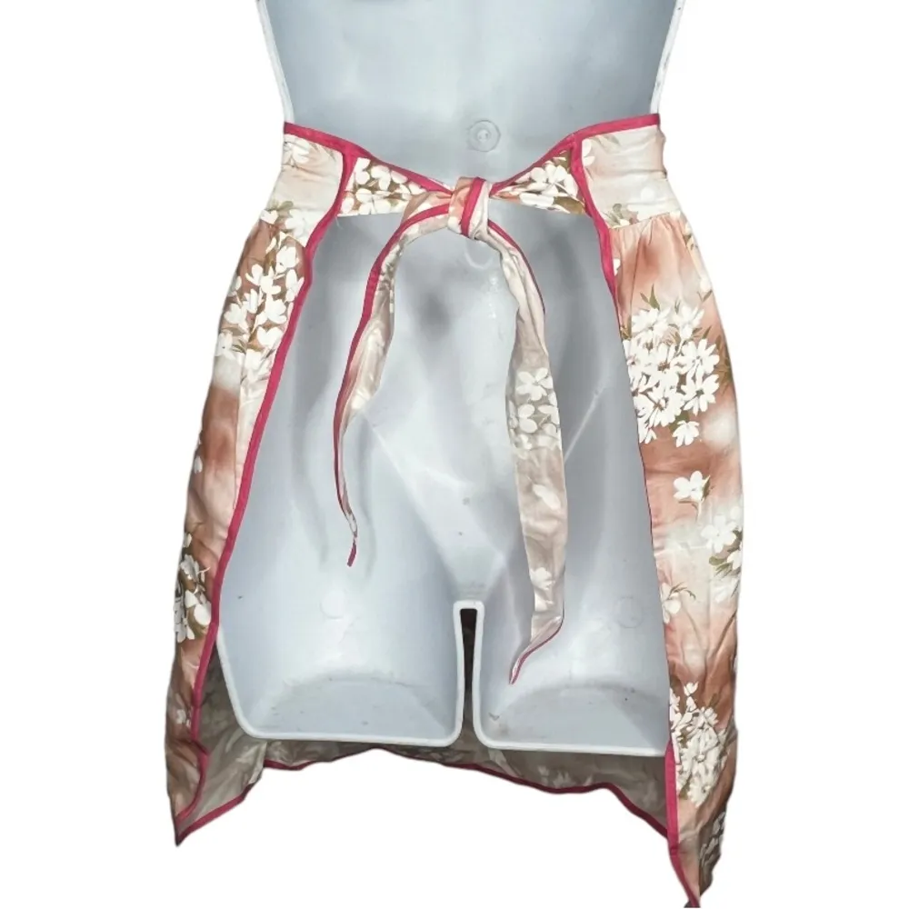 Vintage Floral Apron‎ - Image 3
