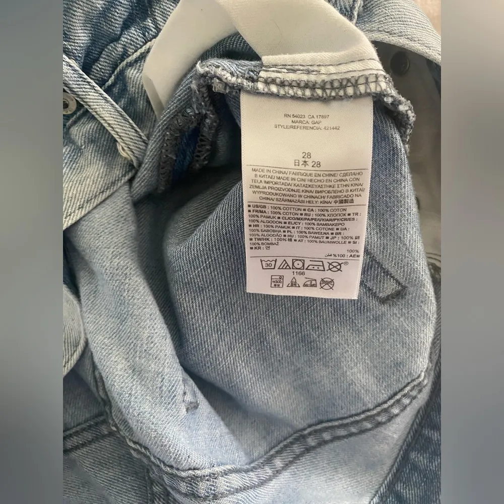 GAP 1969 Sexy Boyfriend Jean Shorts Womens 28 Cuffed Distressed Light Blue - Image 12