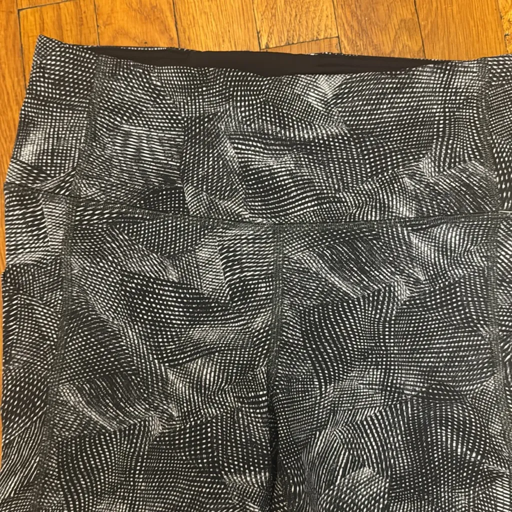 Lululemon brand new pants - Image 4