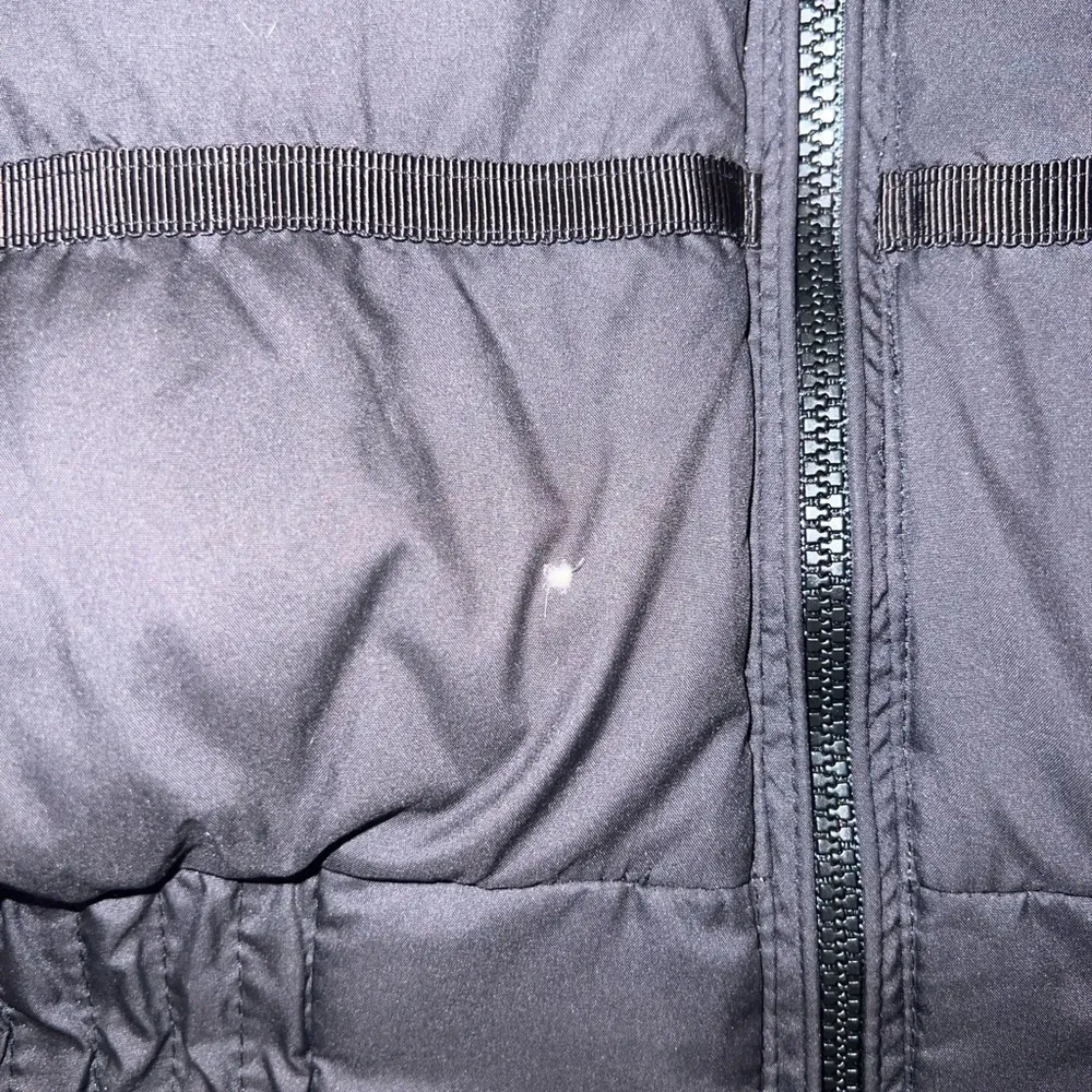 LULULEMON REVERSIBLE PUFFER VEST size 6 - Image 2