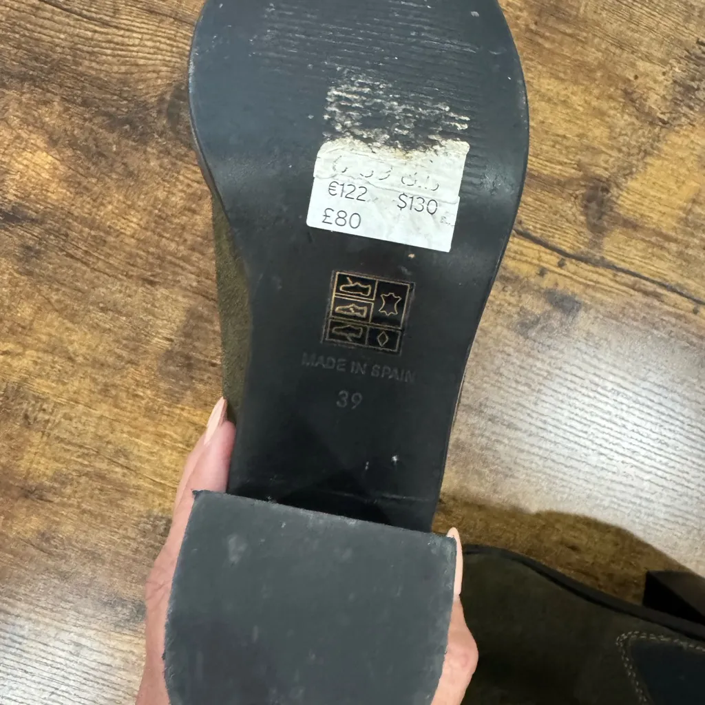 🇪🇸 Suede Chunky Booties sz 39 woman’s olive green - Image 10