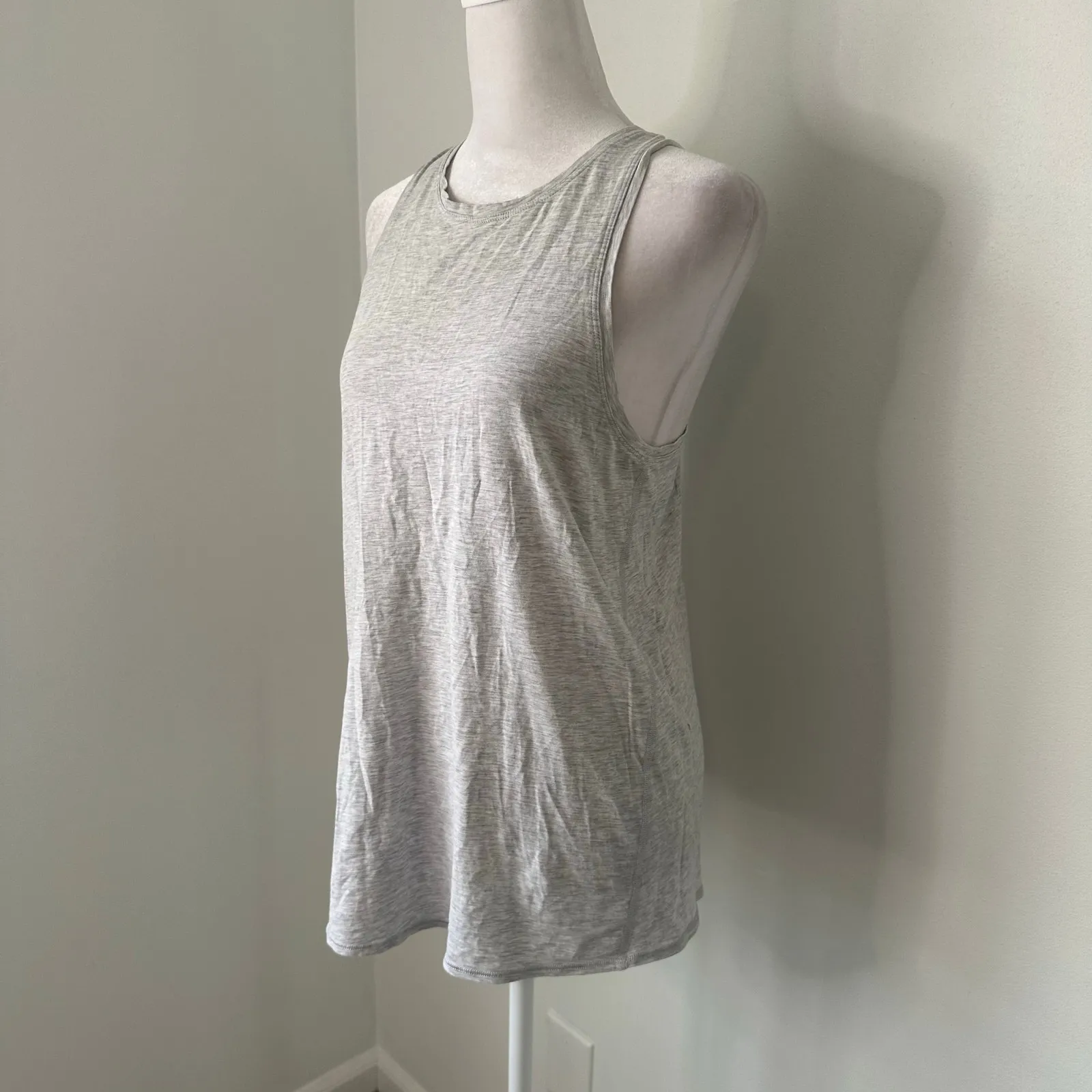 Lululemon light heather gray open-back sleeveless tank top - Image 3