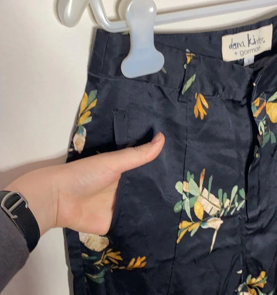 Gorman x Dana Kinter satin floral pleated pants size XS Black - Image 5