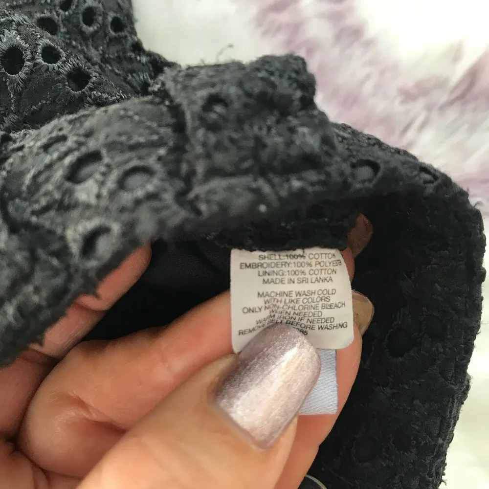 Express Black Eyelet Cotton Shorts Size 2 - Image 3