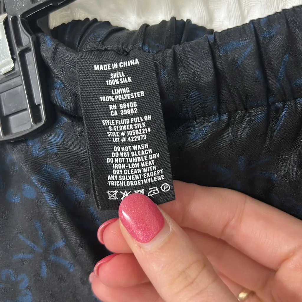 Theory Silk Fluid Pull On Black Blue Multi Flower Silk Wide Pants Small NWT - Image 8